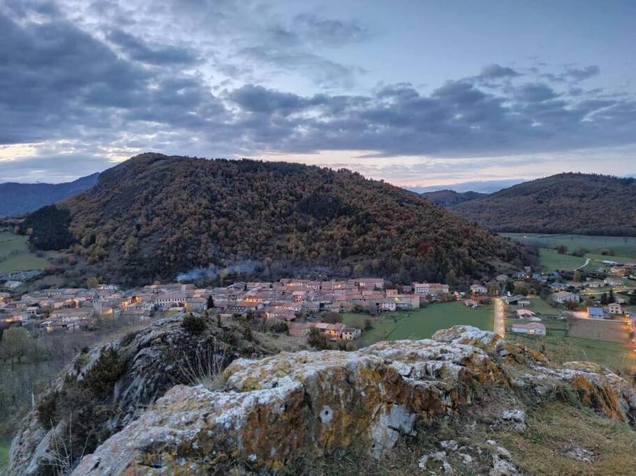 Gite L'Enclos O Rendez-Vous Roquefeuil-Pays De Sault- Avec Jardin Exterior photo